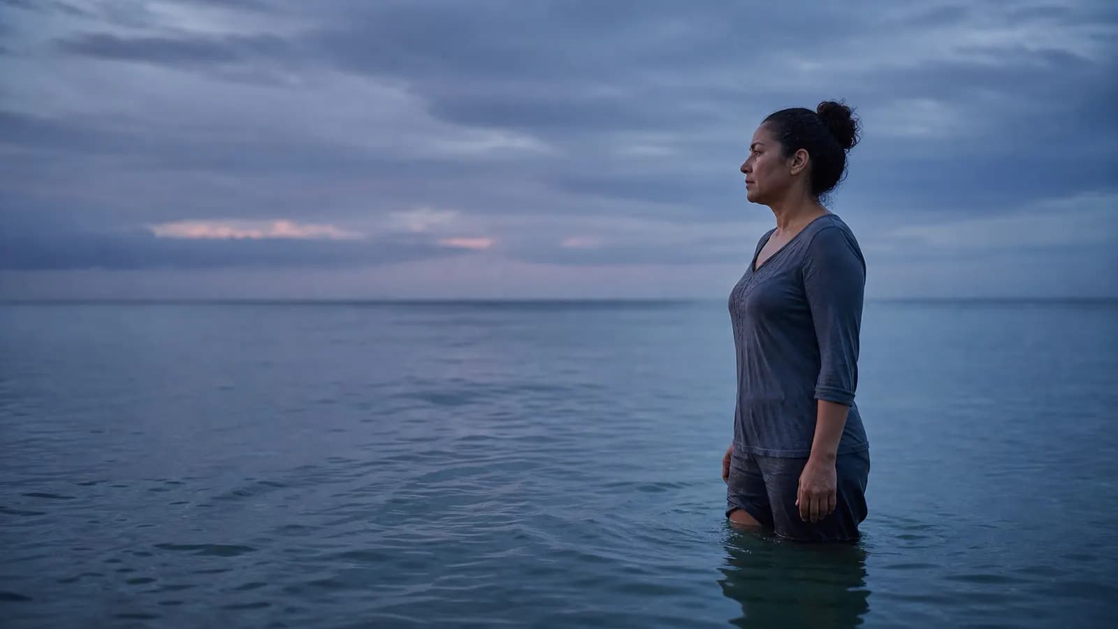 Una vista tranquila sobre aguas abiertas